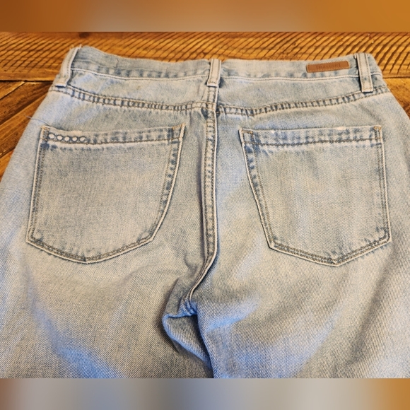 Blank NYC High Rise Tapered Leg Distressed Jeans Size 26 - Picture 6 of 12